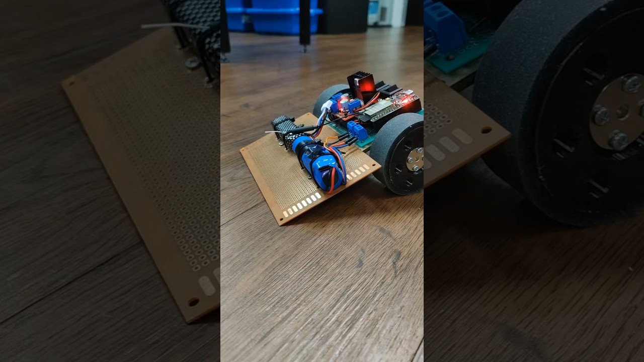 Test run a DIY simple sumo robot for kids 