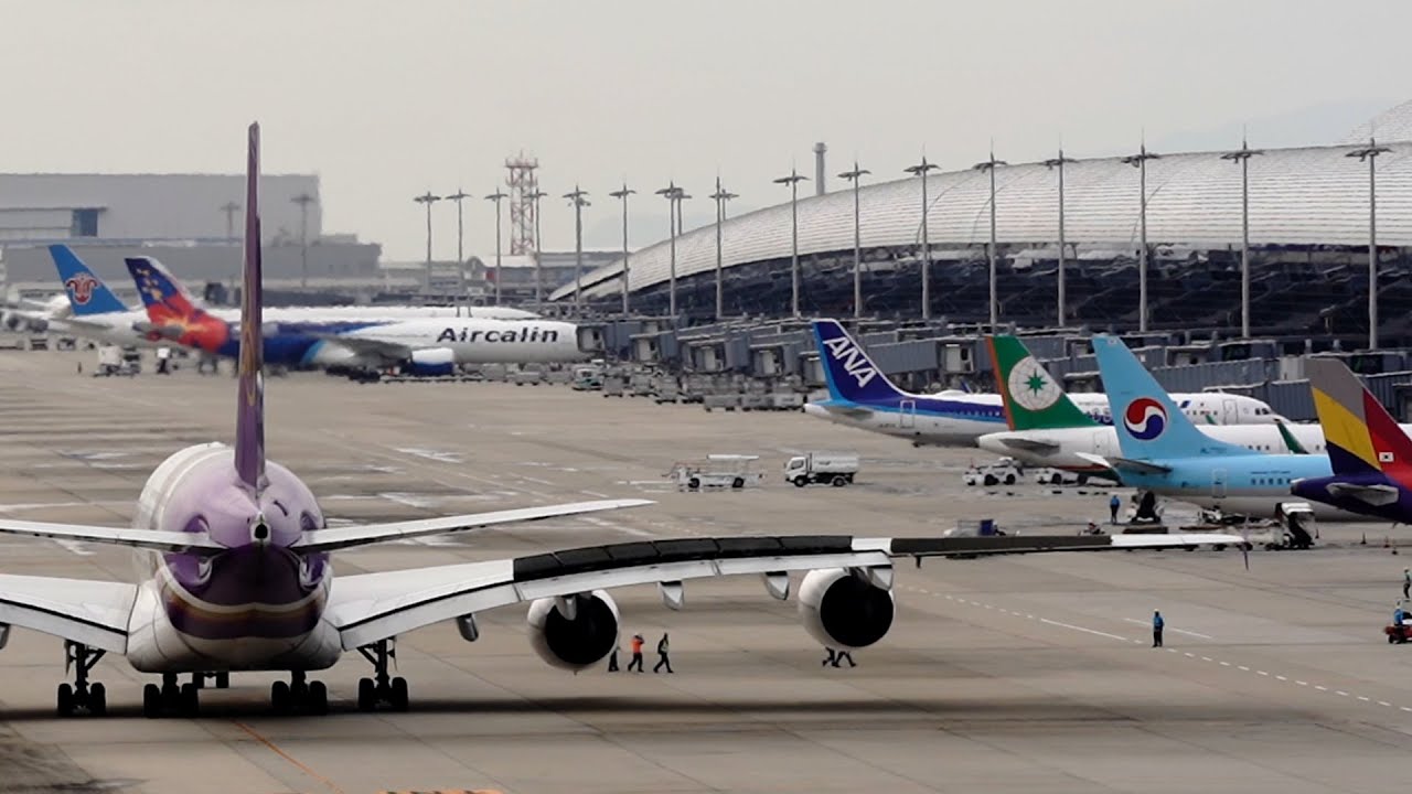 Osaka Kansai Airport European Heavies Aircraft Movements with Sound & ATC