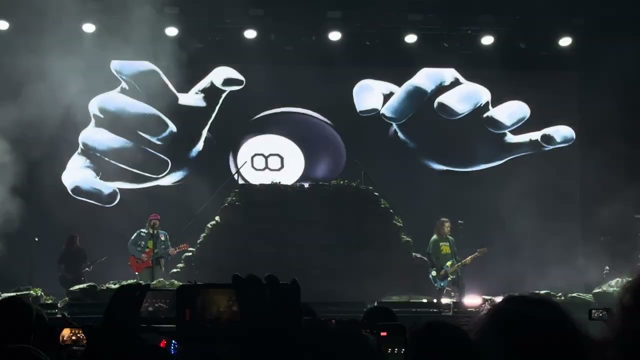 Fall Out Boy: GINASFS (8 ball song)