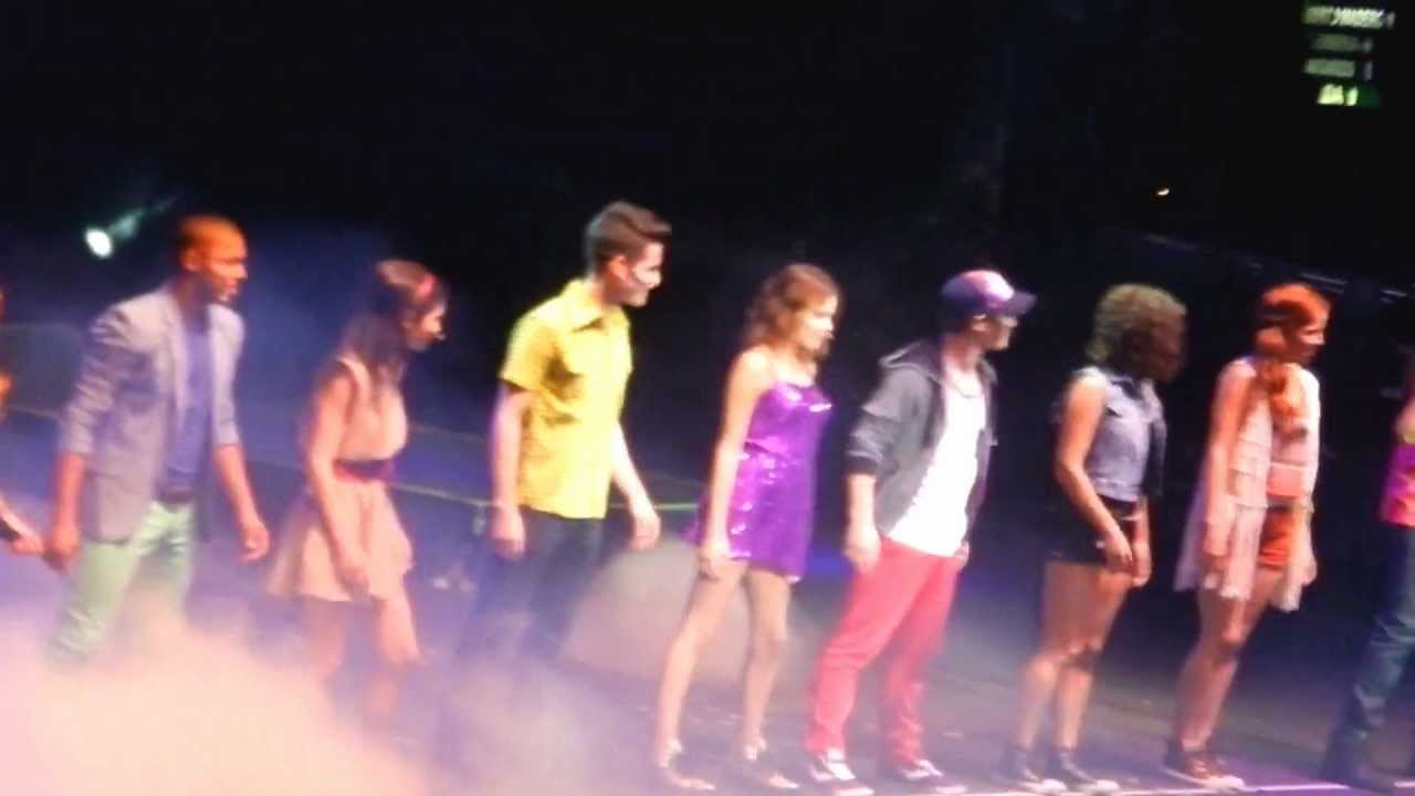 Violetta en Vivo - Live 2012 Luna Park (1ra presentacion en vivo)