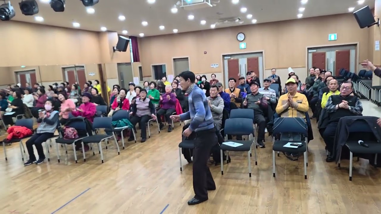 고향이  그리우신  방ㆍ노ㆍ복  정서정노래교실 회원님들 (꿈에 본 내 고향)