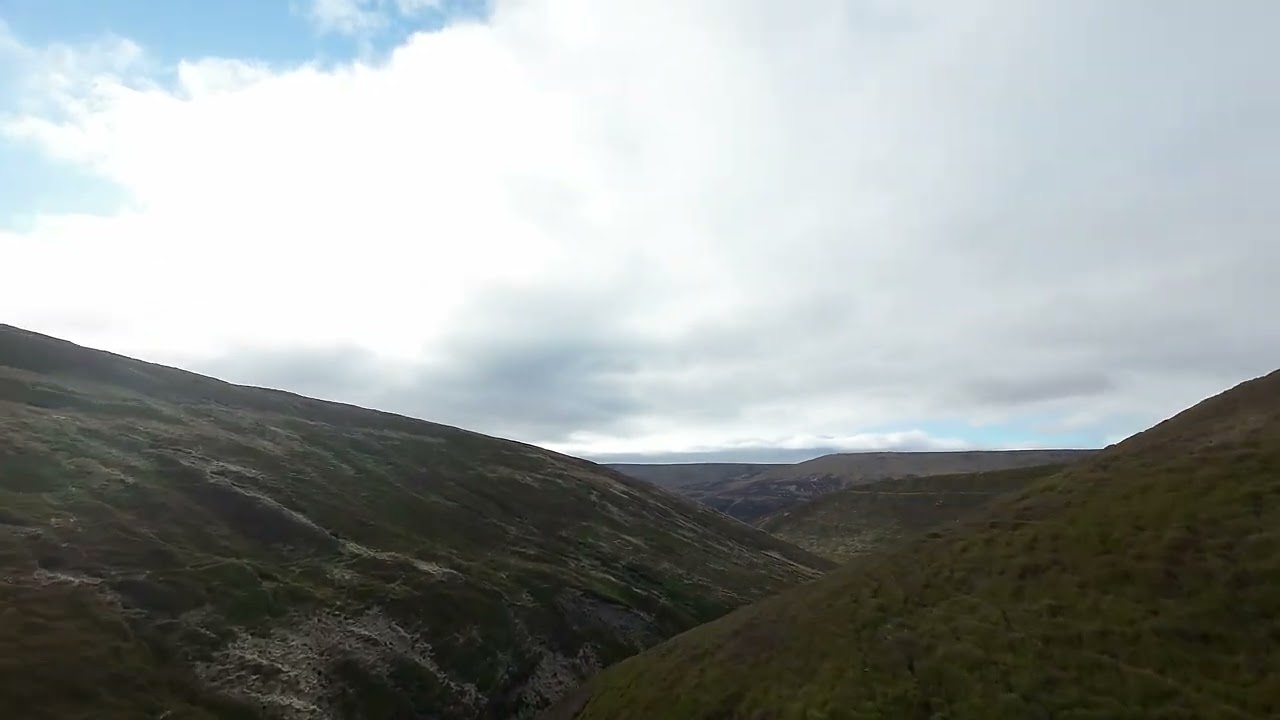 DJI Fpv around a perfect peak district bothy