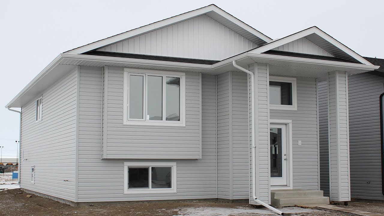220 Reddekopp Lane, Warman