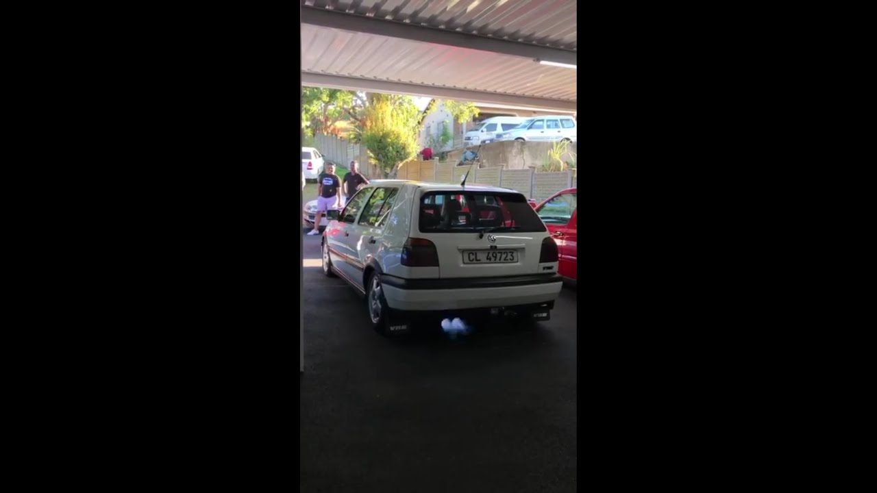 R32 VR6 REVVING (MAD SOUND!!)