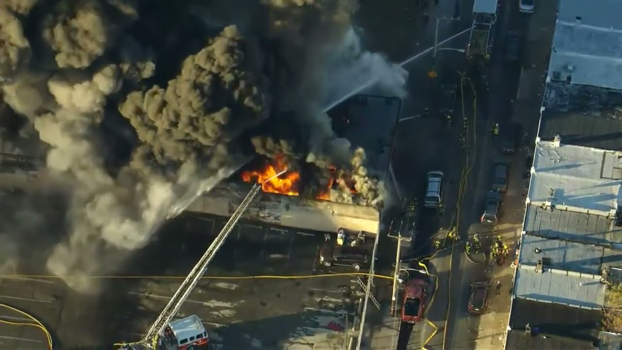 Fire rips through warehouse in Philadelphia | FOX 29 News Philadelphia