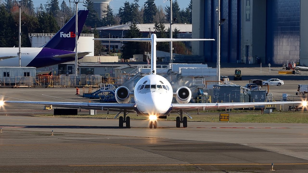 Ameristar DC-9-15 departure from Paine Field with @combi_aviation !