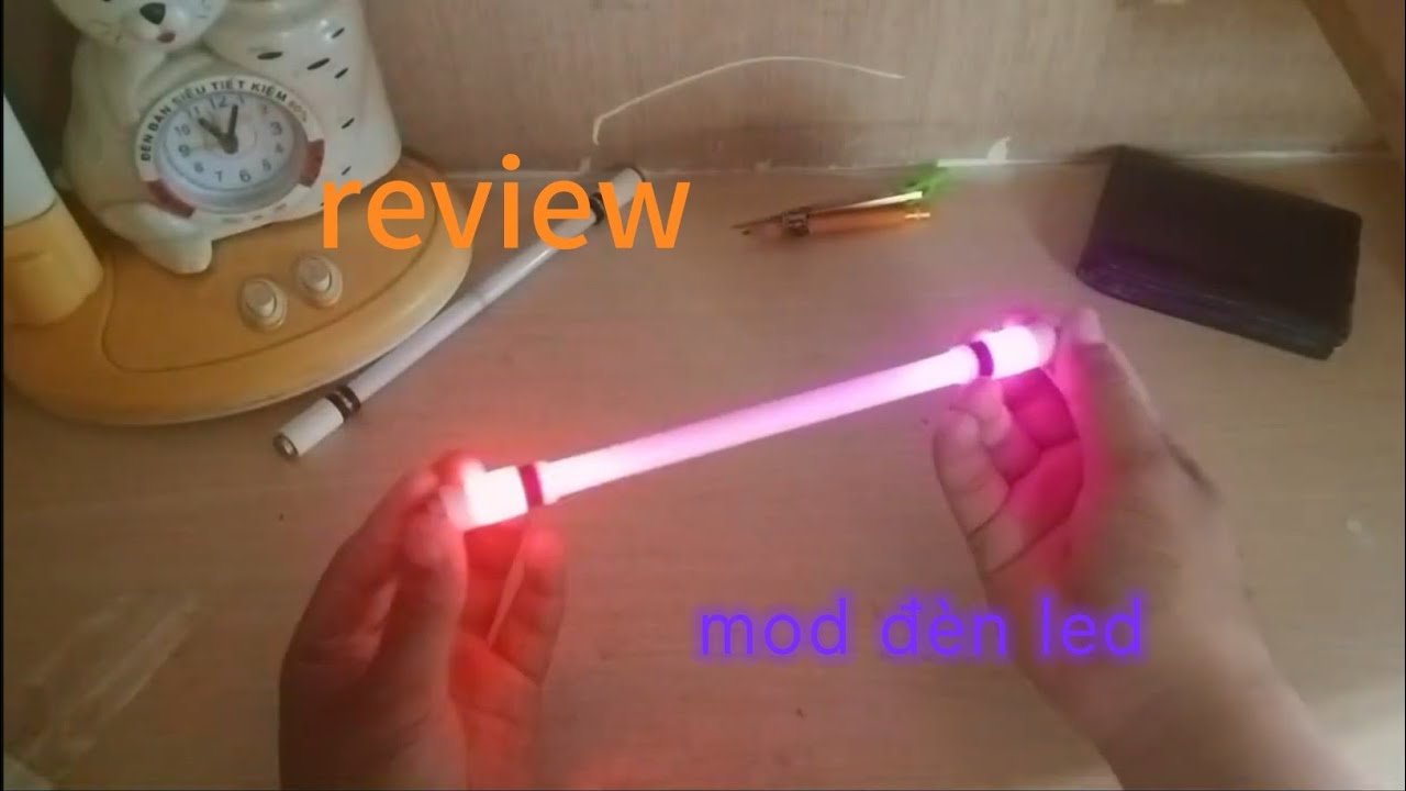 Review bút quay kiện hàng của shopee có đèn led