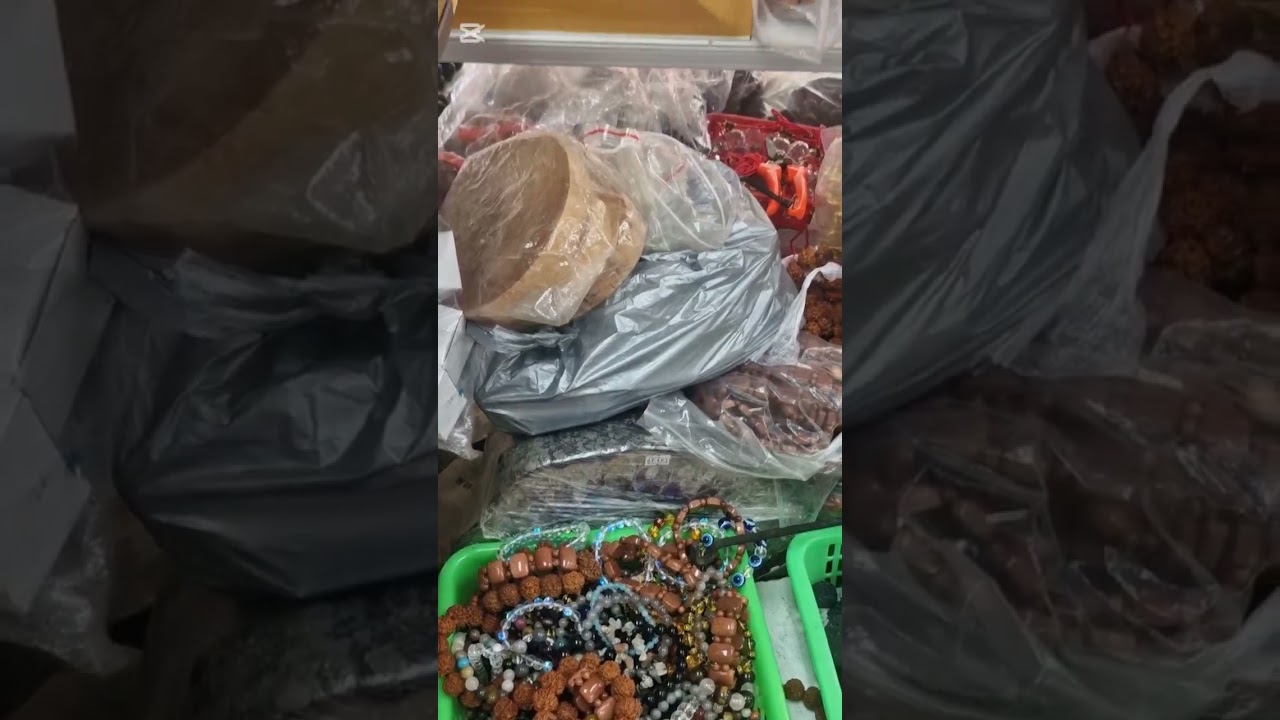 Chinese crystal shop in fareer park