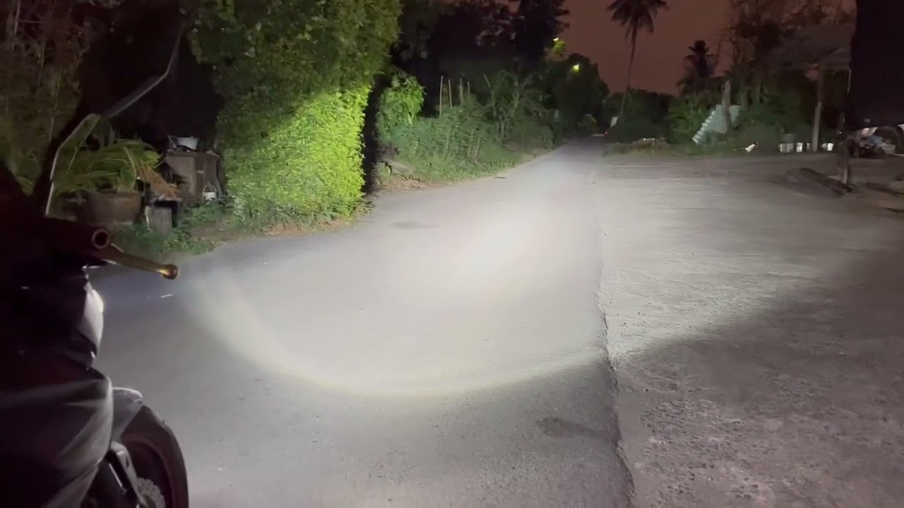 High beam and low beam KAWASAKI Z300  INSTALL PROEJCTOR BY T.GAUTO