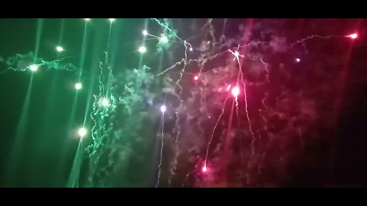 Red green blue crosette. Magnum vuurwerk