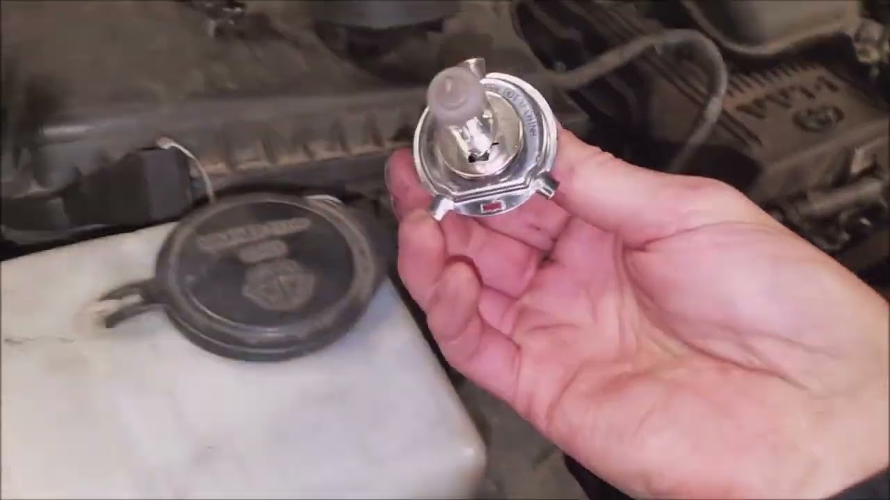 Toyota Tacoma Como Cambiar La Luz Delantera