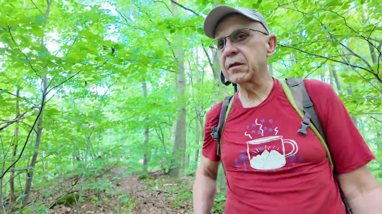 Z hradu Houska na rozhlednu Vrátenská hora
