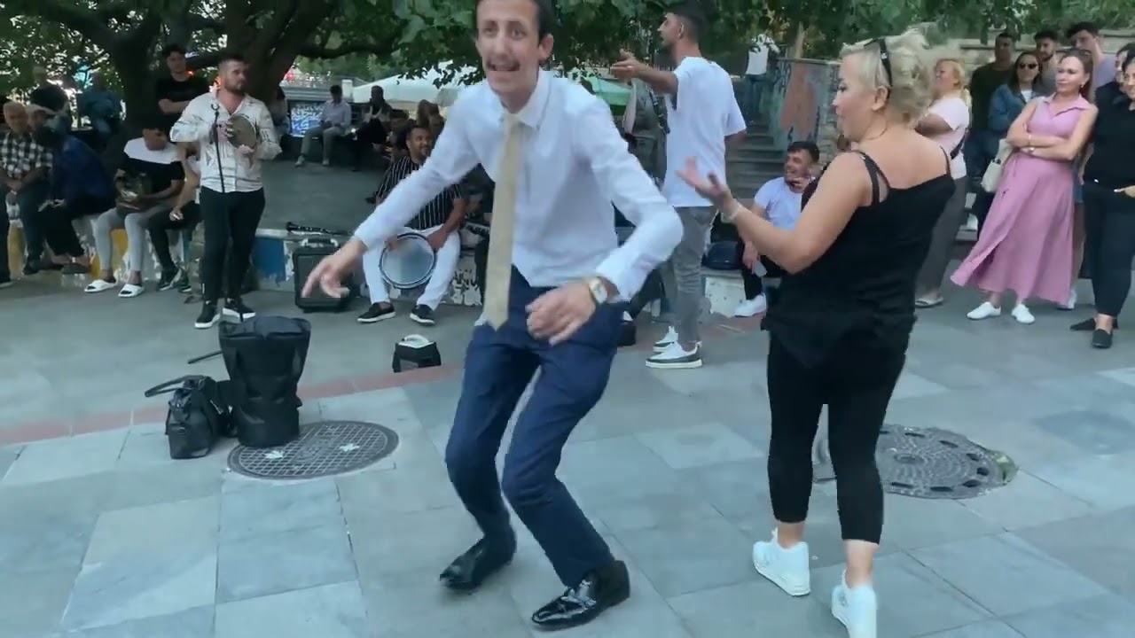 Şşttt Delikanlı Roman Havası Benden Sorulur | Kadıköy💃