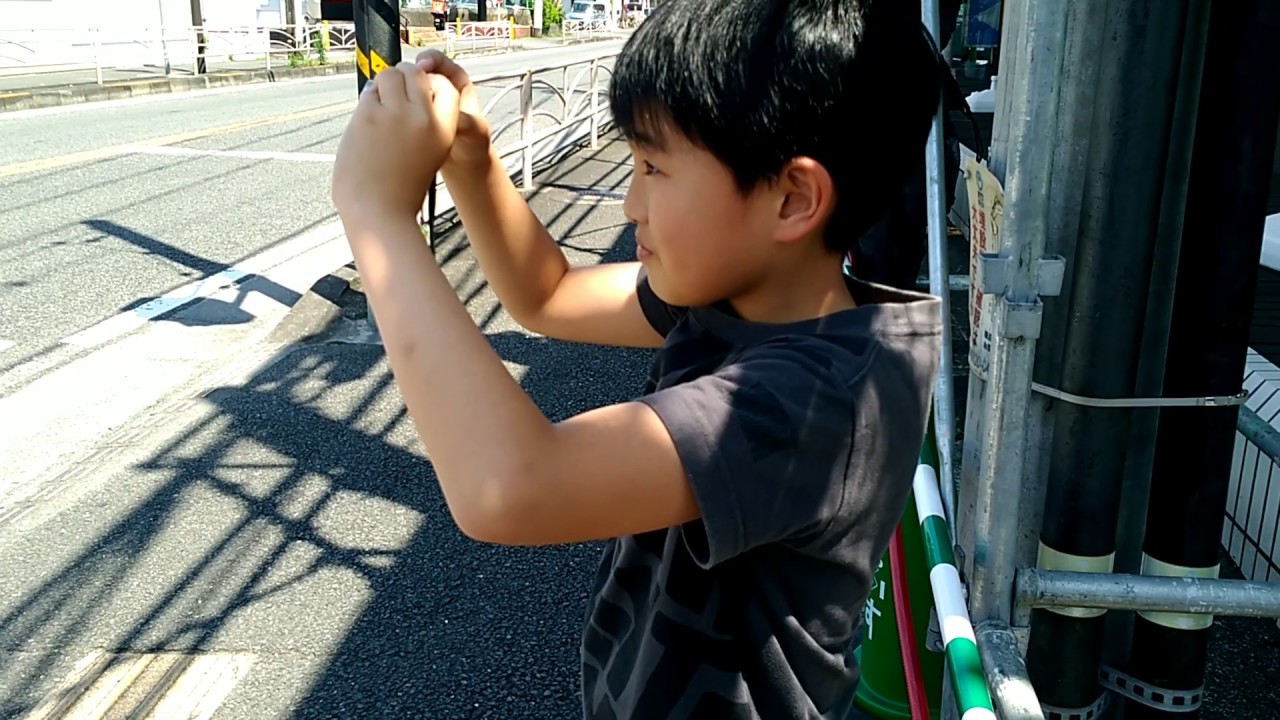 8歳 9ヵ月 16日目  下の段に赤点滅信号機