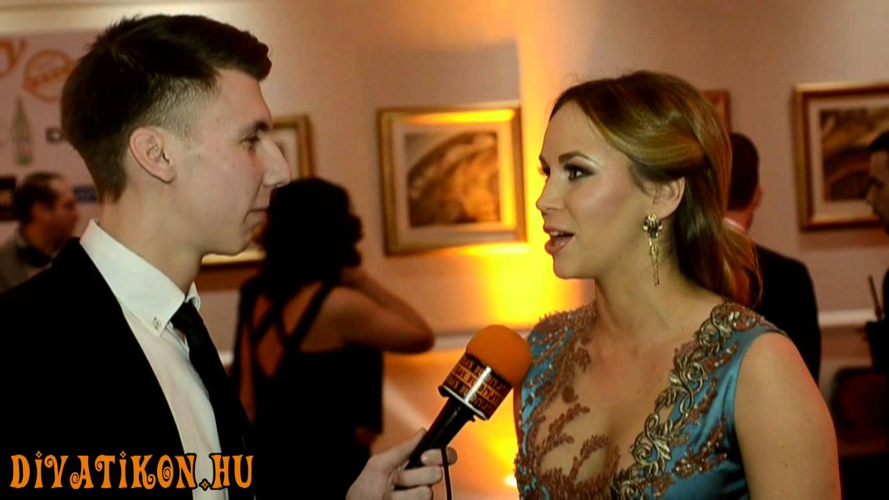 Aleska Diamond dekoltált ruhája a Story Gálán