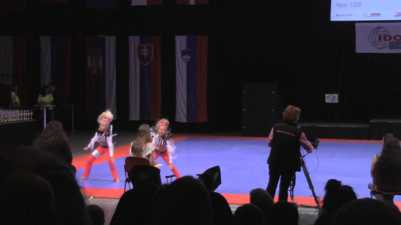 Filippa Appel Rasmussen & Sofie Winther Bertelsen - Disco WC 2015