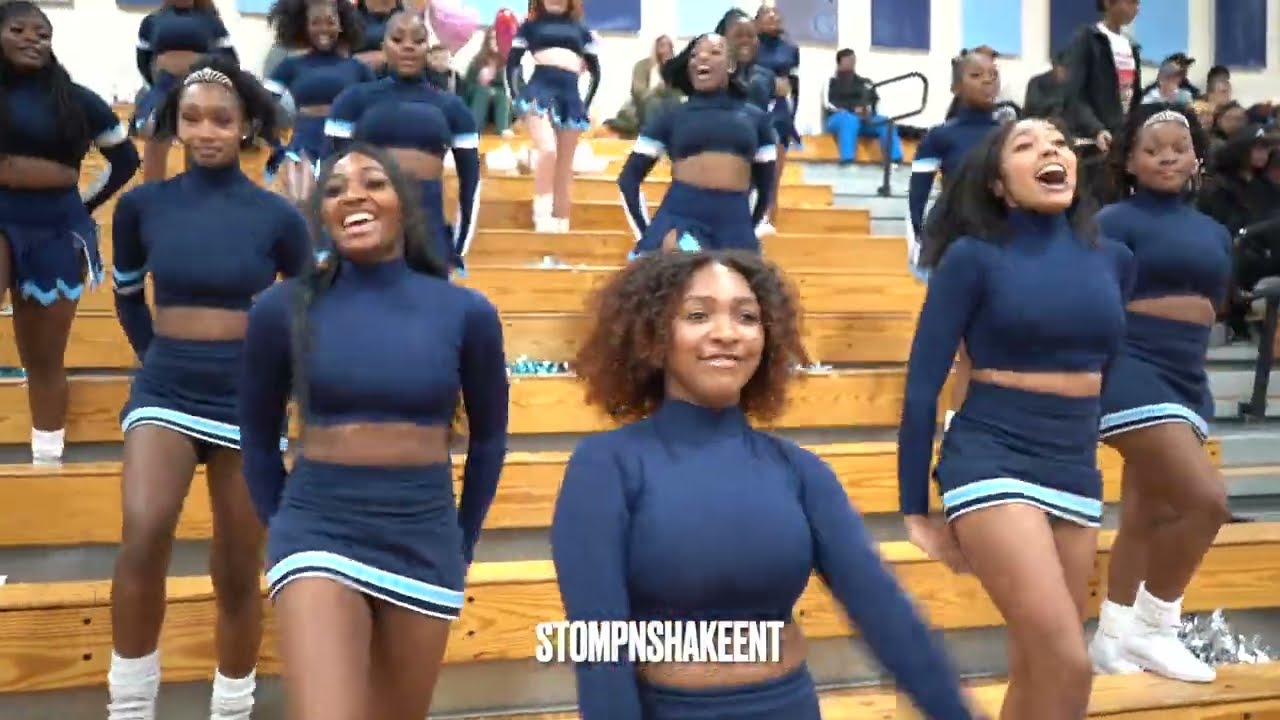 ARE YOU READY FOR THE TITANS AND VIKINGS CHEERLEADERS?!