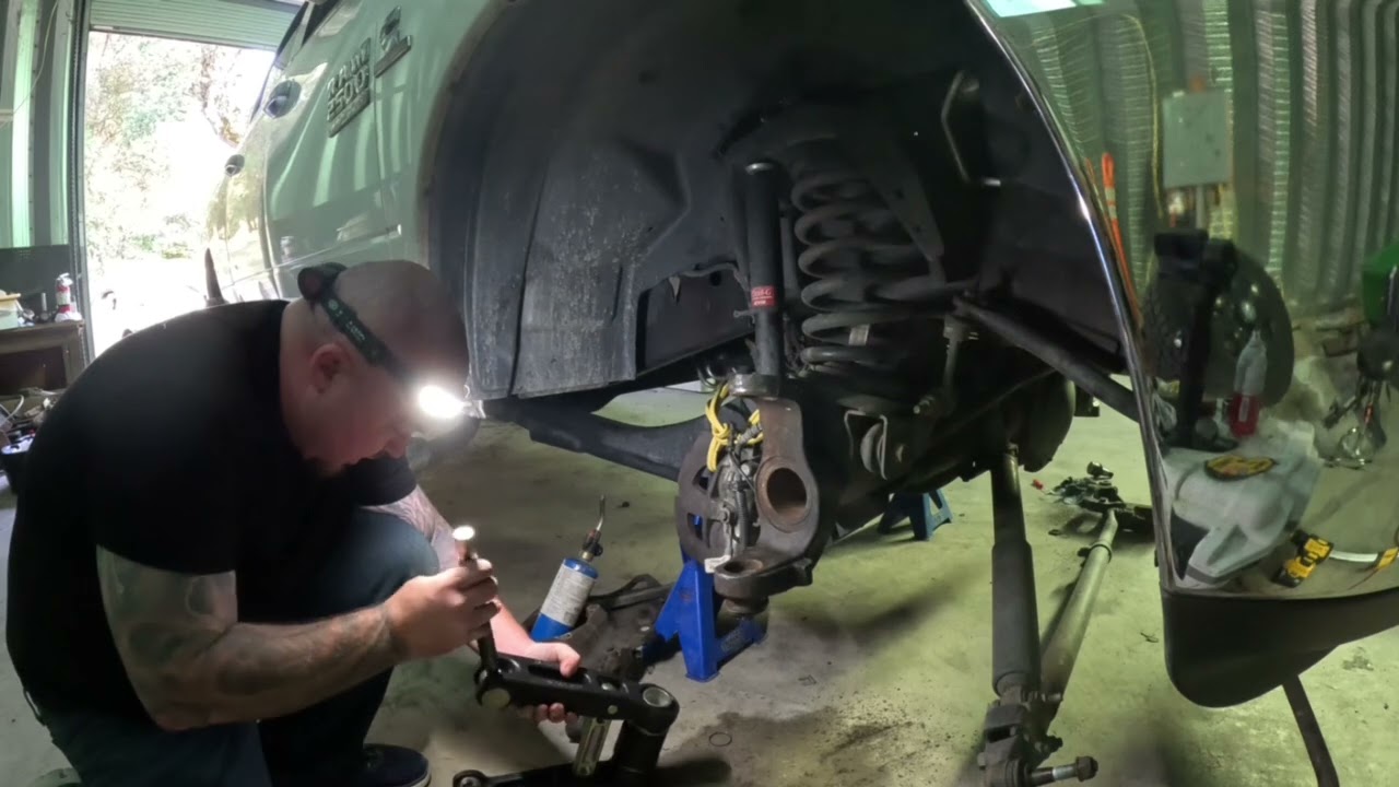 Schley / Matco 18100 ball joint press unboxing, lower ball joint removal, and review 2016 Ram 2500