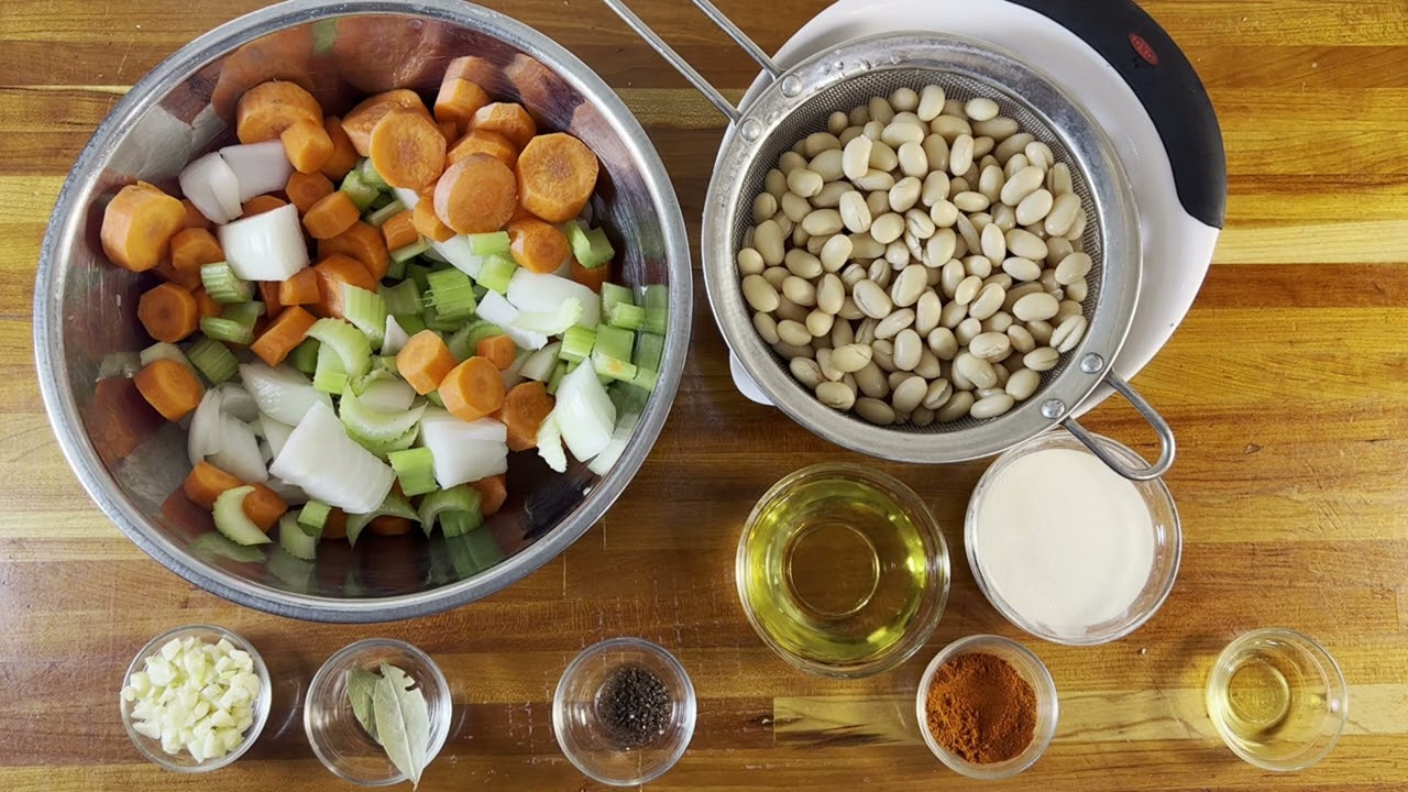 Vegan Hungarian Bean Soup (Bab Leves)