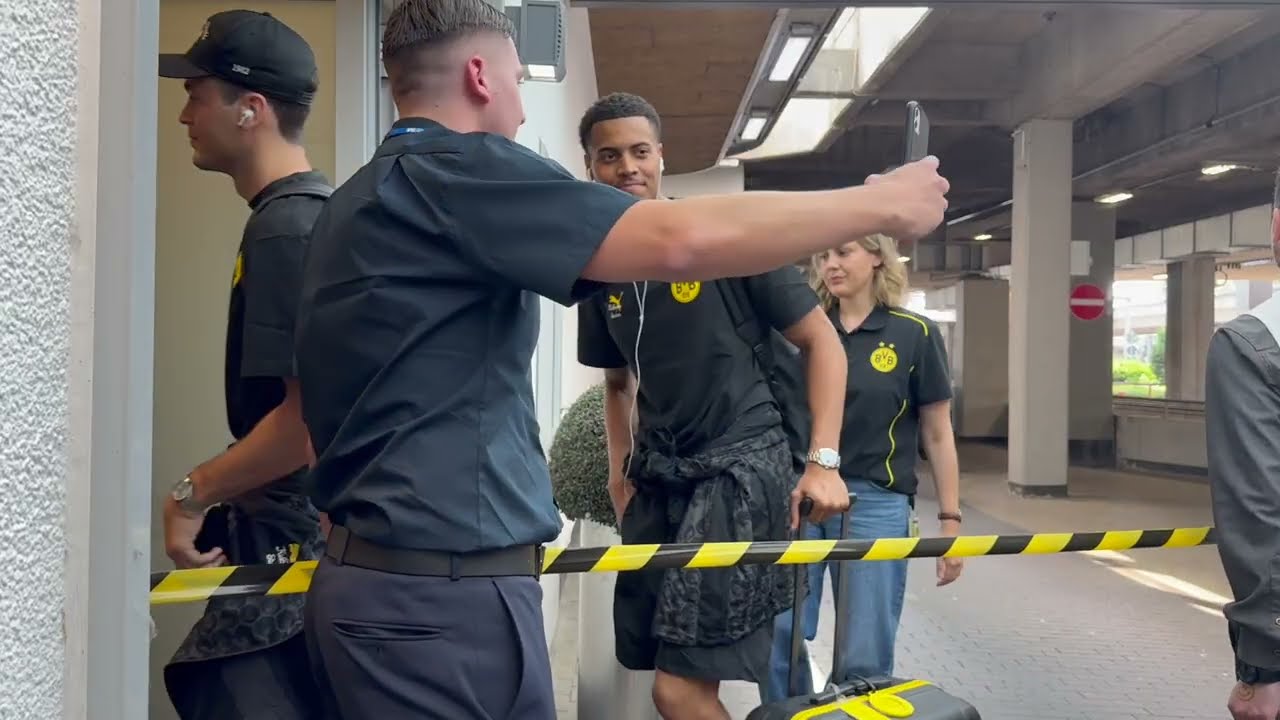 Flughafen Düsseldorf: BVB mit Bellingham auf dem Weg zur Klub-WM