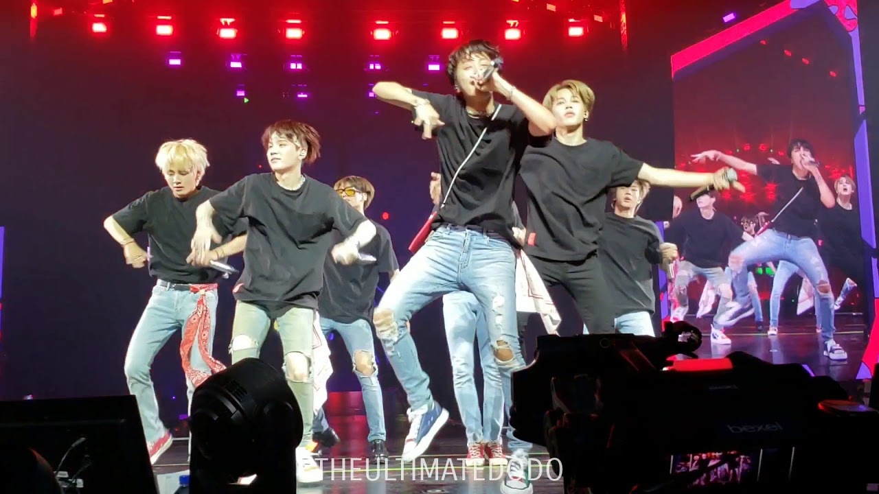 180920 Anpanman @ BTS 방탄소년단 Love Yourself Tour in Hamilton Fancam 직캠