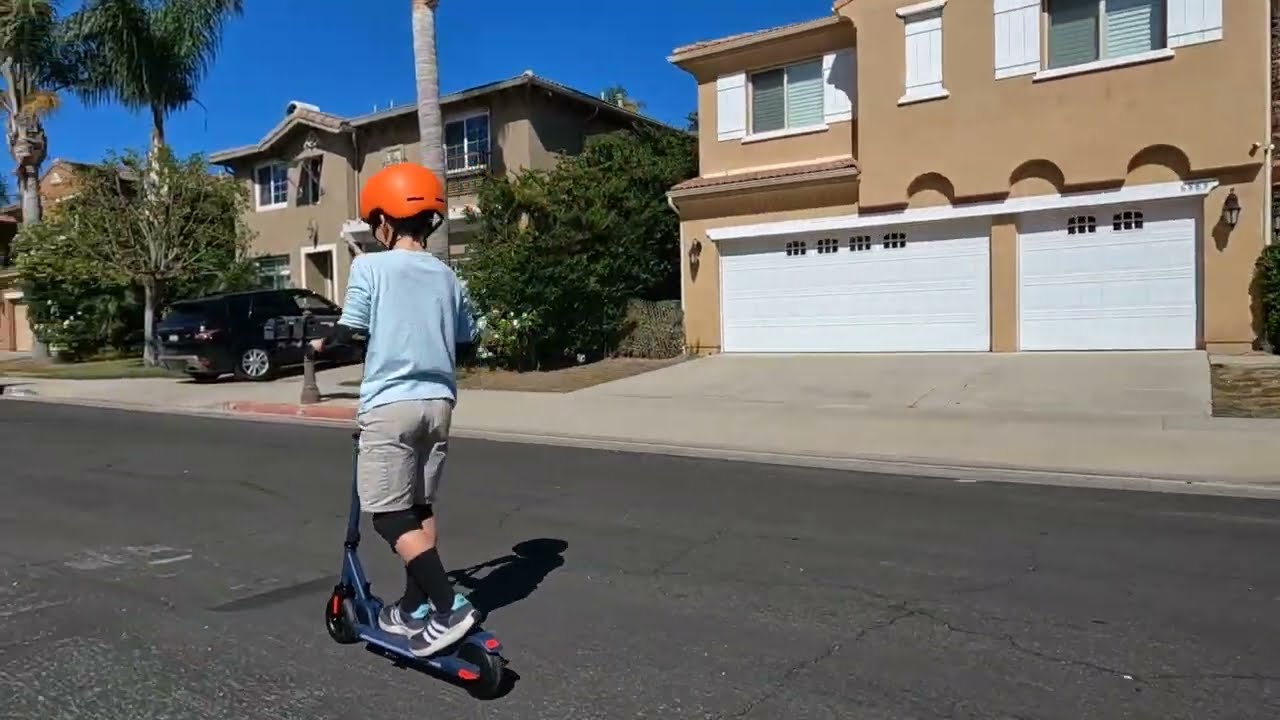 Caroma Electric Scooter for Kids Ages 8-12, 150W Foldable Kids Electric
