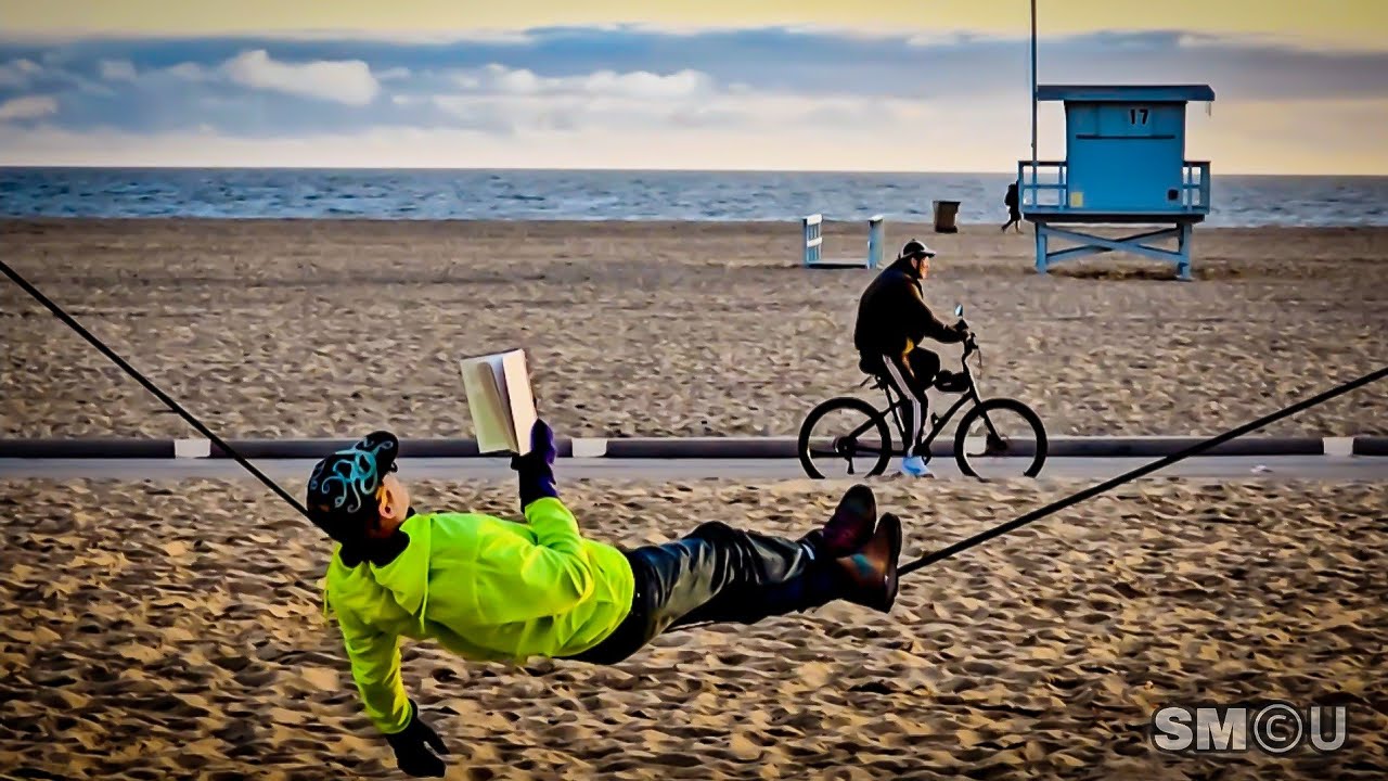 𝐀 𝗥𝗘𝗔𝗟 𝗣𝗔𝗚𝗘–𝗧𝗨𝗥𝗡𝗘𝗥: Literary Slacker Finds His Spine on the Line at Muscle Beach