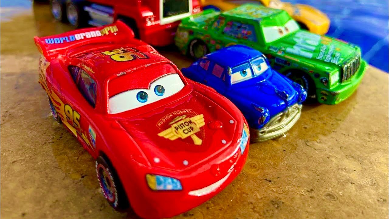 Disney Pixar Cars toys Review | Lightning McQueen, Finn McMissile, Mack, Doc Hudson,Cruz Ramirez