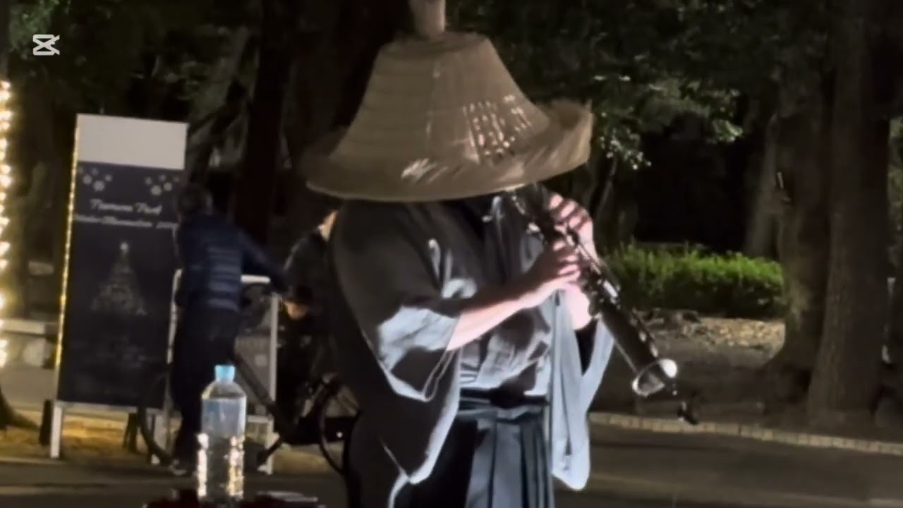 鶴舞公園の素敵な夜景にサックス侍と遭遇