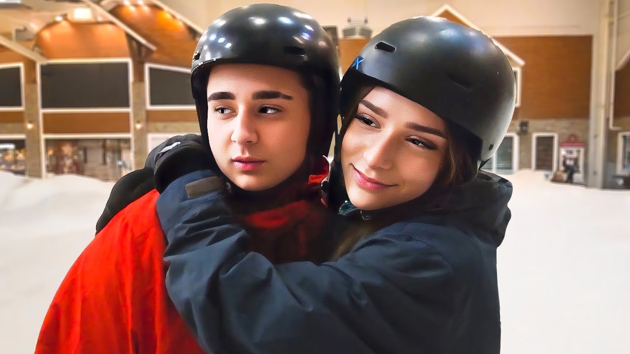 Lacy & Lina Go Snowboarding For The FIRST Time!