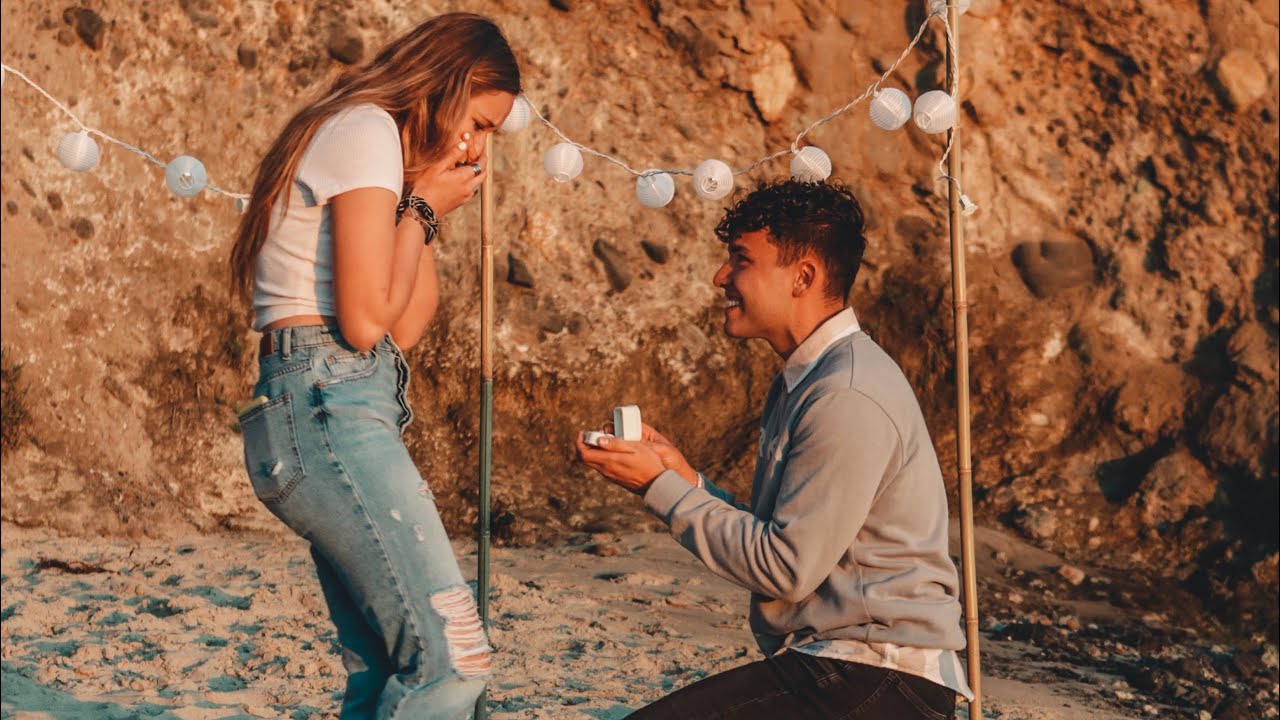 The CUTEST beach proposal you will EVER see! | Lauren & Zack