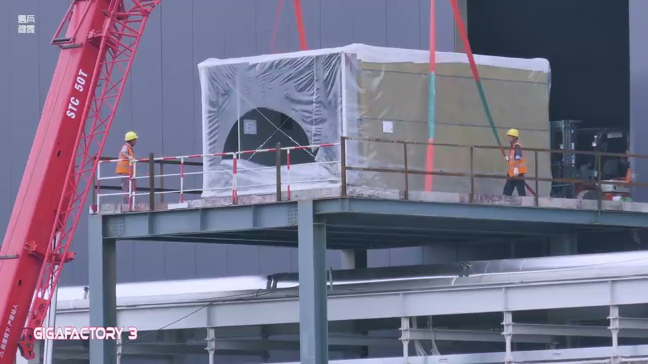 #091 Tesla giga shanghai -07.18.2020- large equipment hoisted into the factory-gigashanghai -4K