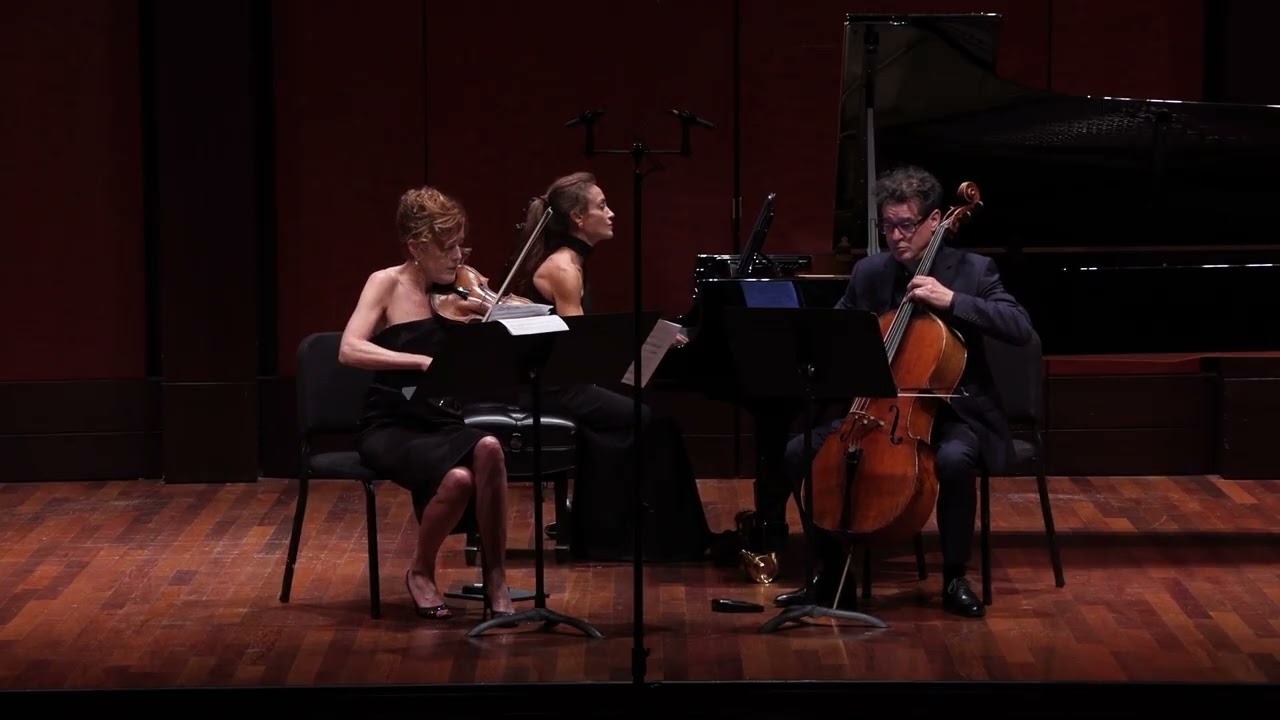 Kevin Day: Echoes - Lincoln Trio