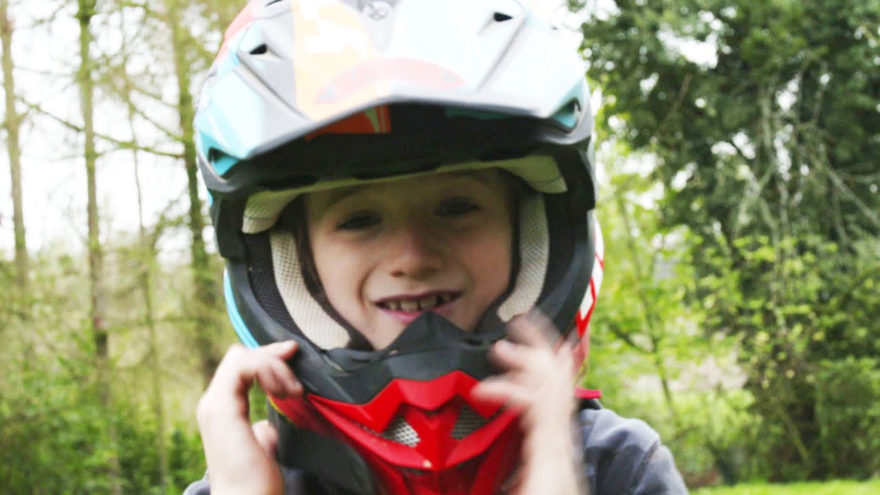 8-Jähriger gibt Vollgas beim Motocross | SWR | Landesschau Rheinland-Pfalz