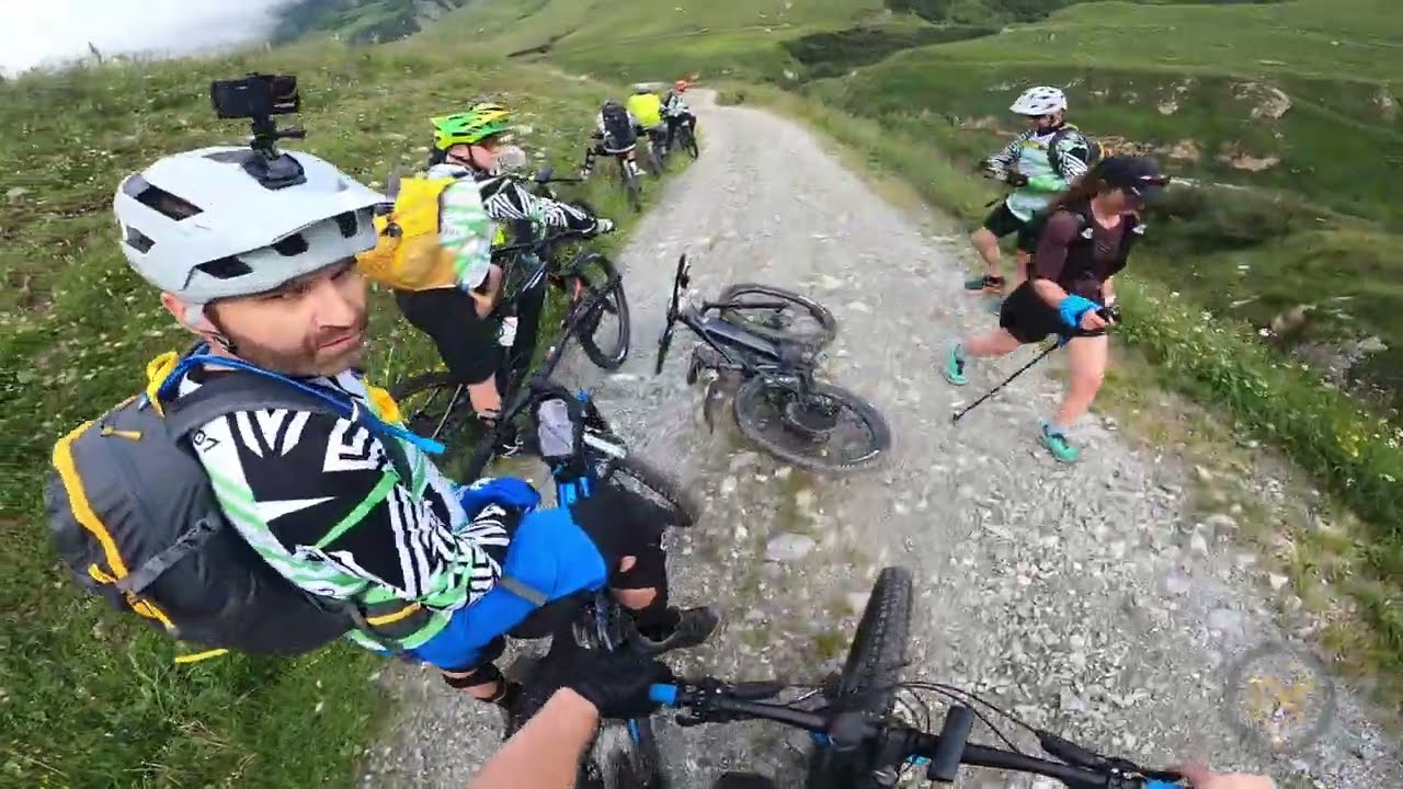 Trochę mgły, jezioro i Col Du Joly | Tour Du Mont Blanc on E-Bikes #4 | Dziubek Bike Vlog #9