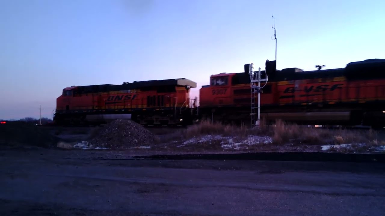 BNSF 6242 leading loaded coal train going into Grand Island 