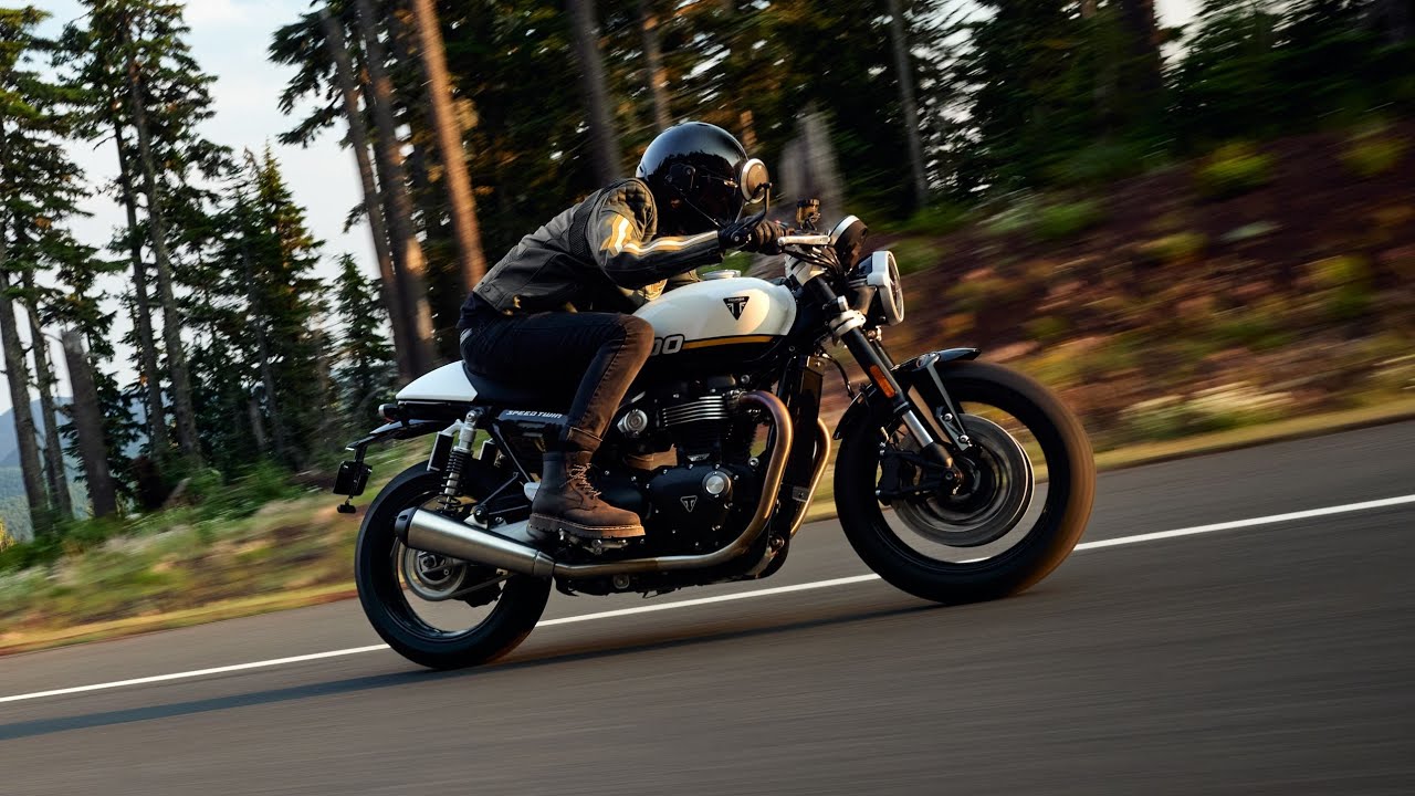 2025 Triumph Speed Twin 1200 - A Unique Riding Experience
