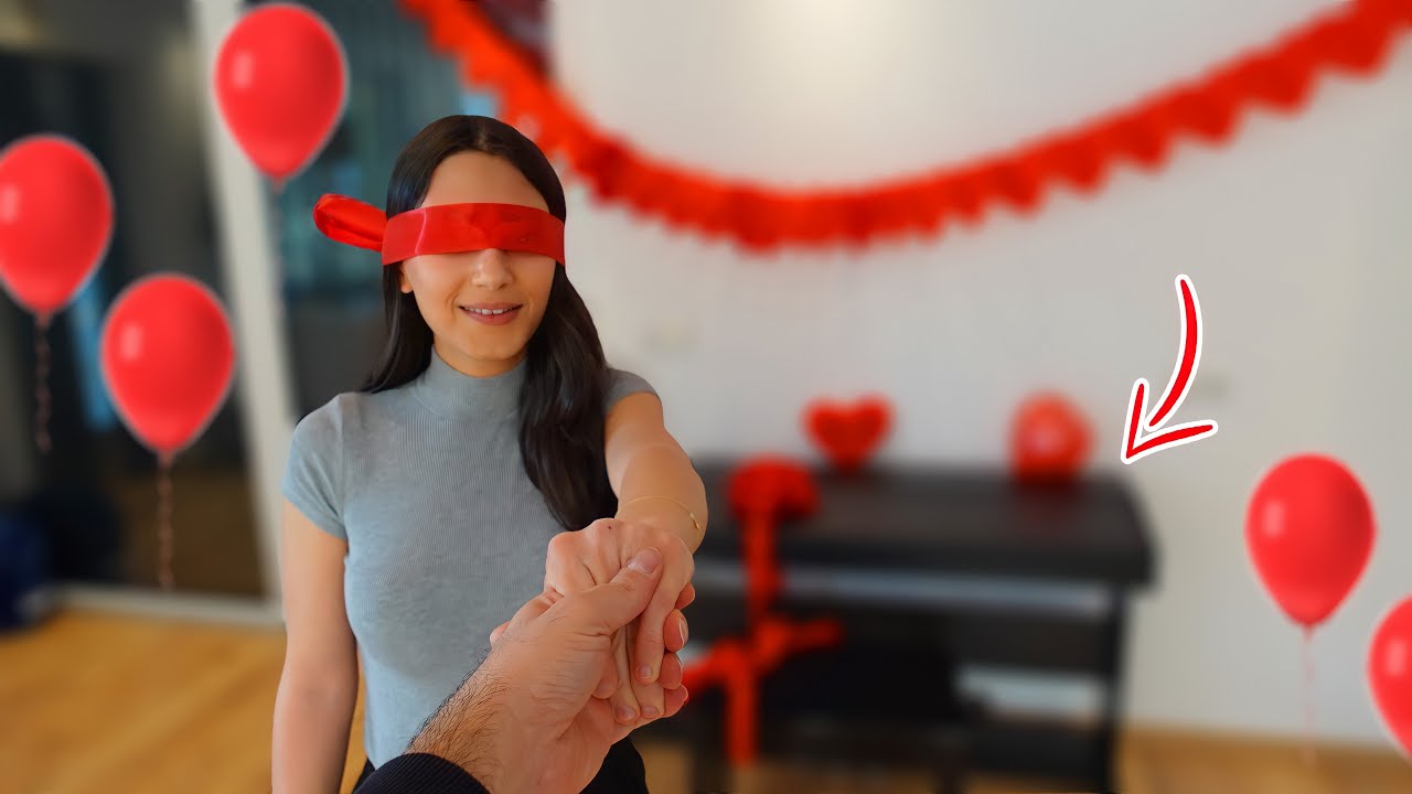 فاجأت زوجتي ب هدية أحلامها في عيد الحب ❤️ (مؤثر)