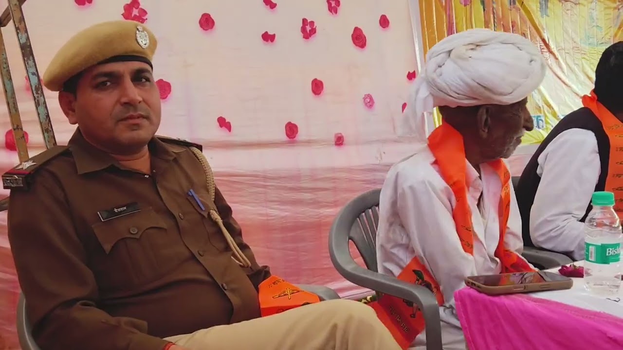 विराट हिंदू सम्मेलन  मोरिया  में आज आयोजन हुआ इस मौके पर संबोधित करते हुए प्रचारक दिनेशकुमार