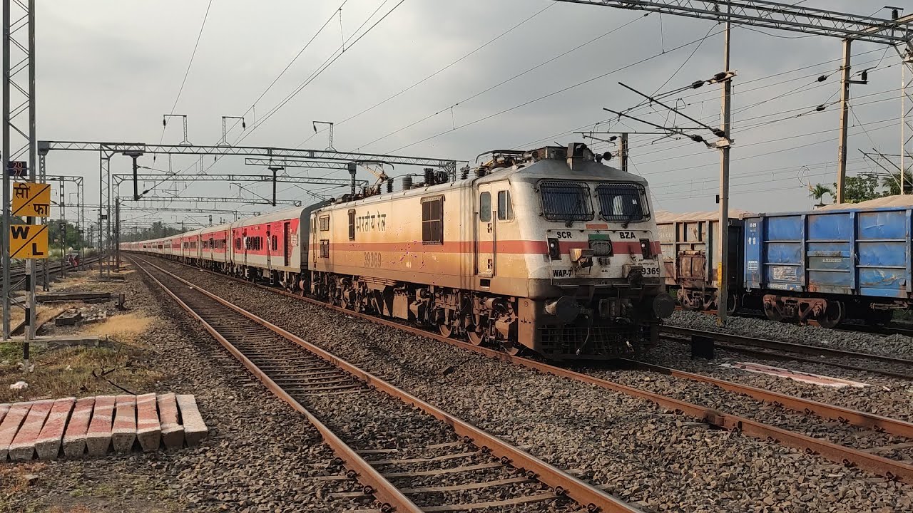 39369 BZAE WAP7 with 12304 Poorva SF Express — Rhythm of Power 🤩 #indianrailways #railfan #trending