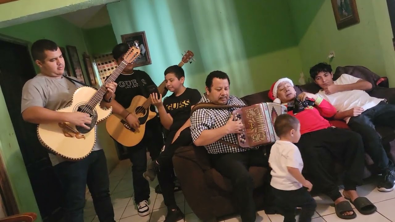ARNOLDO PRUNEDA GRUPO AFERRADO FARA FARA EN FAMILIA 
