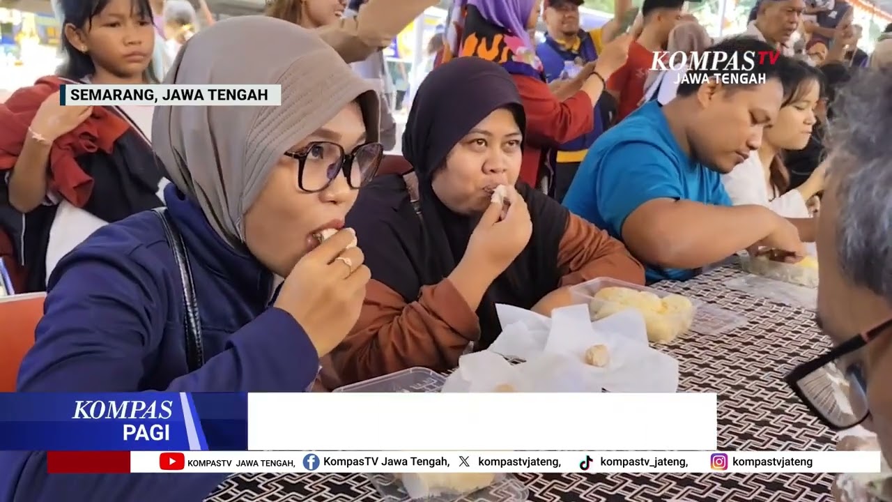 Seru! Adu Cepat Habiskan Durian