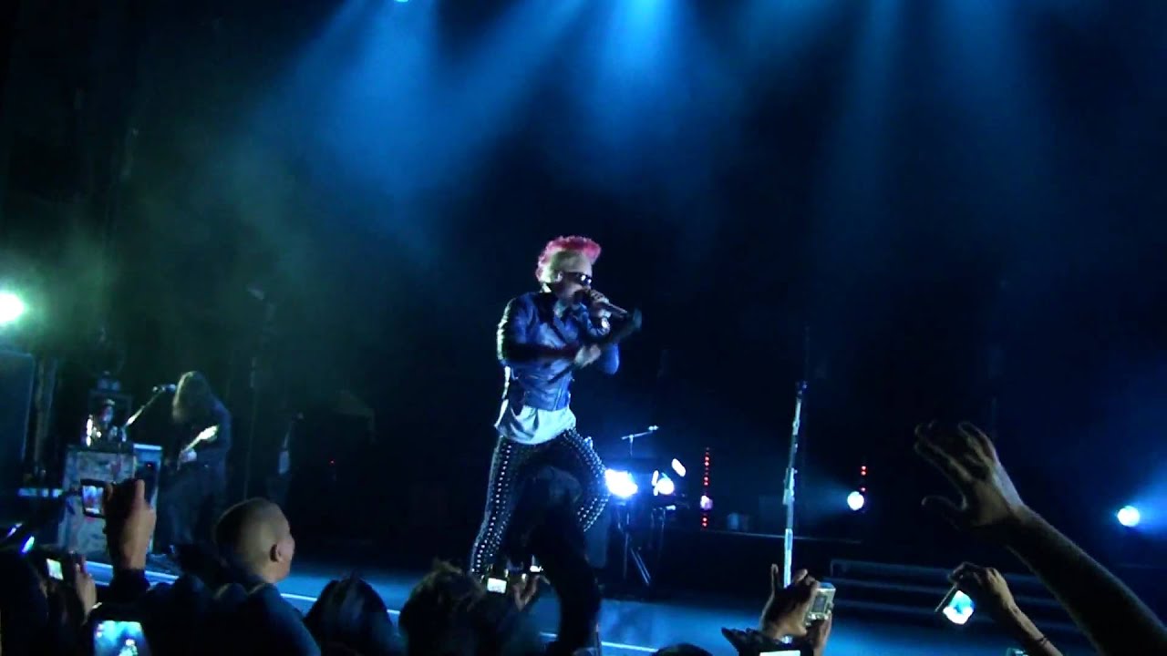 30 seconds to mars - Escape + Night of a hunter  LA 05.15.2010 HD
