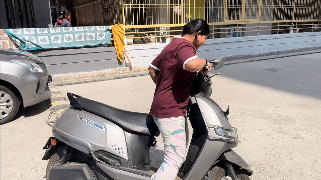 Shivani Scooty Se Gir Gai 😲 