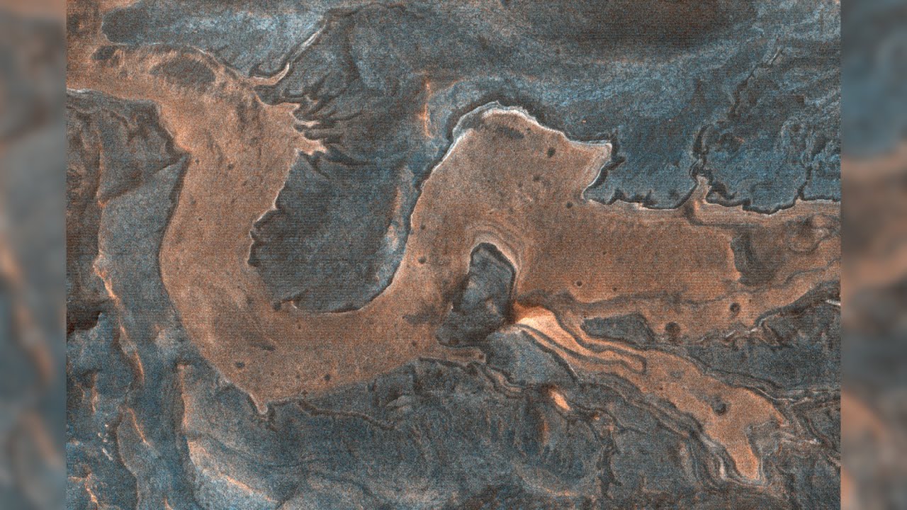 NASA discovers a 'dragon' in a canyon on Mars