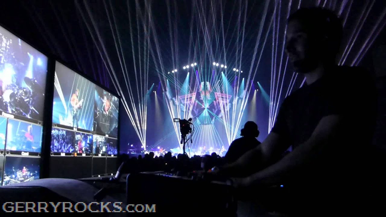 Muse,Survival, with Tom Kirk, LIVE, Allphones Arena, Sydney Australia 2013 (Final show)