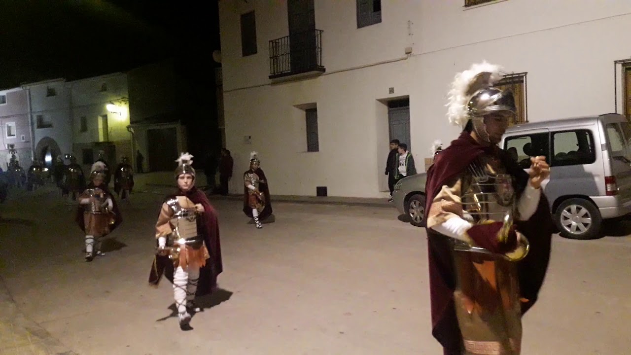 Alabarderos la puebla de hijar.  Procesion del encuentro 2018