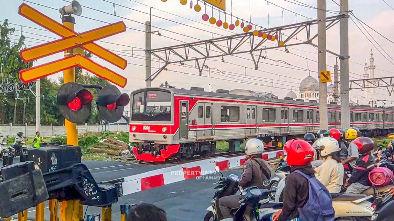 VIEW CAKEP !! Palang Perlintasan Kereta Api Solo Balapan | Kompilasi Palang Random
