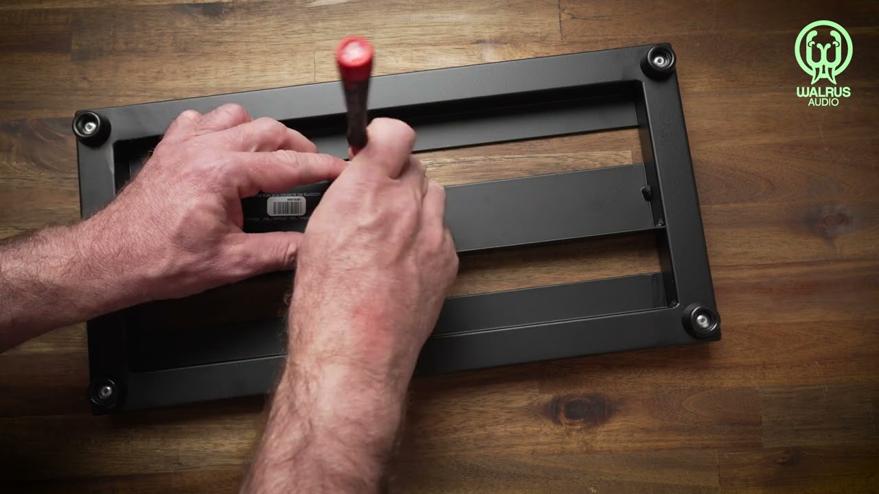 Walrus Audio Canvas Power 5 - Unpacking and Mounting on Pedaltrain