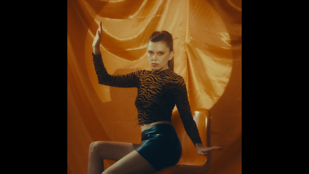 Mariana Montenegro - Bailando (Tururú)